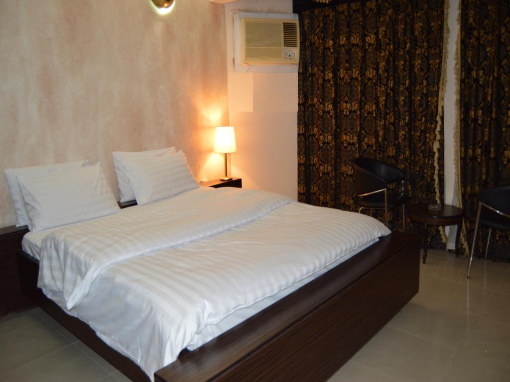 San Rock Hotel Manama Exterior photo